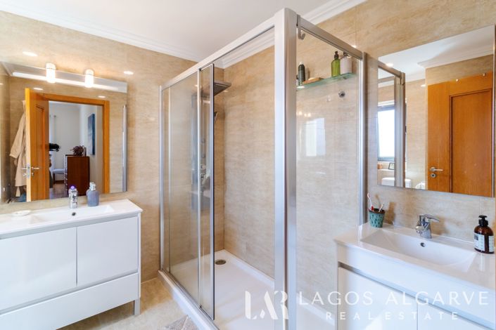 Image No.28-3 Bed Apartment for sale