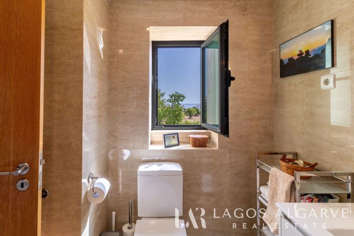 Image No.29-3 Bed Apartment for sale