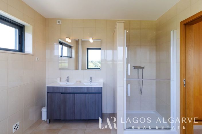 Image No.26-4 Bed Villa for sale
