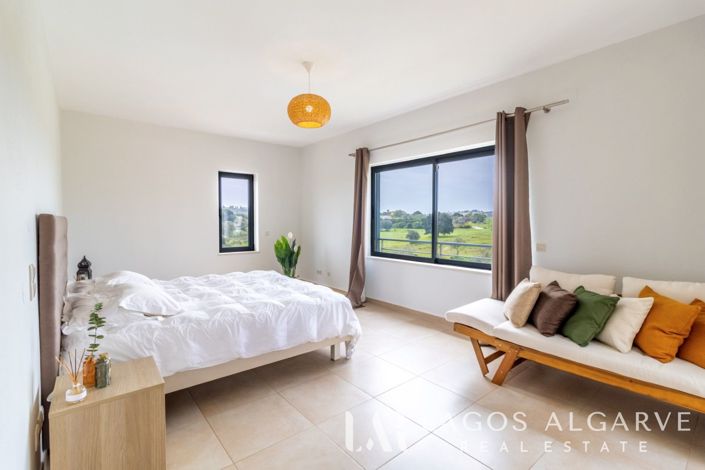 Image No.28-4 Bed Villa for sale