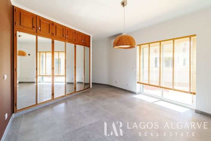 Image No.17-4 Bed Villa for sale