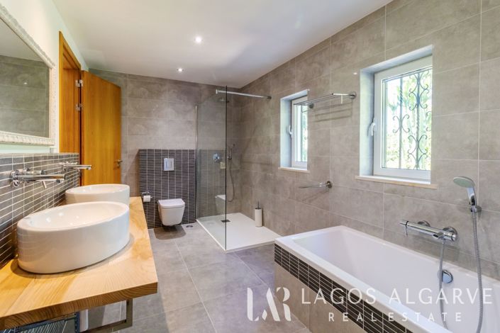 Image No.19-4 Bed Villa for sale