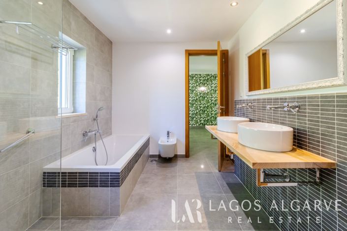 Image No.20-4 Bed Villa for sale
