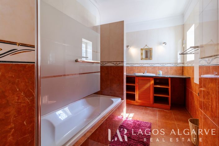 Image No.25-3 Bed Villa for sale
