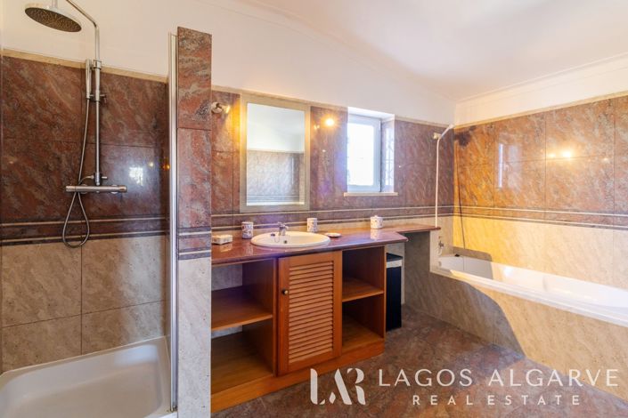 Image No.42-3 Bed Villa for sale