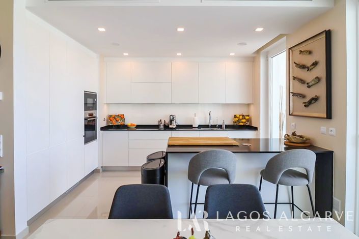 Image No.20-4 Bed Apartment for sale