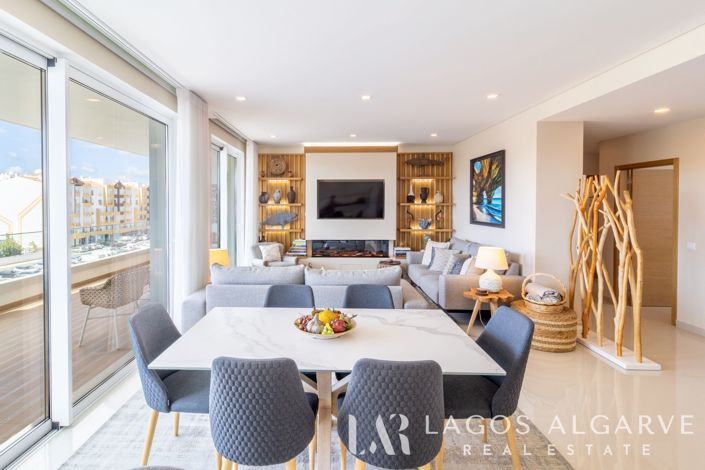 Image No.4-4 Bed Apartment for sale