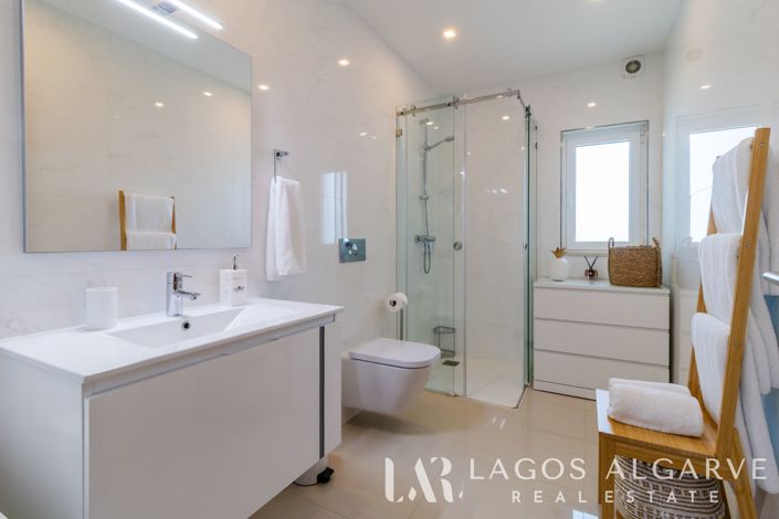 Image No.41-4 Bed Apartment for sale