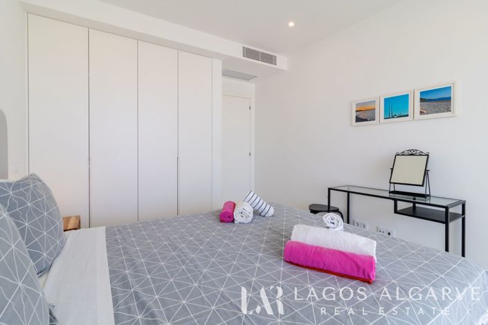Image No.26-3 Bed Townhouse for sale