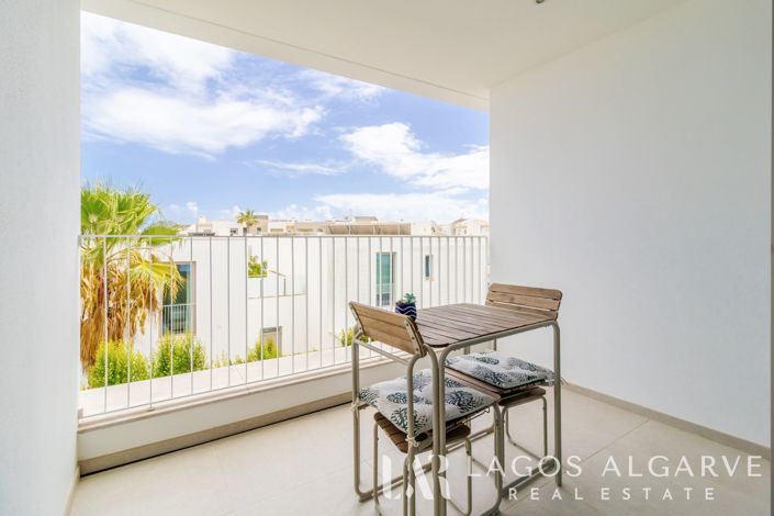 Image No.27-3 Bed Townhouse for sale