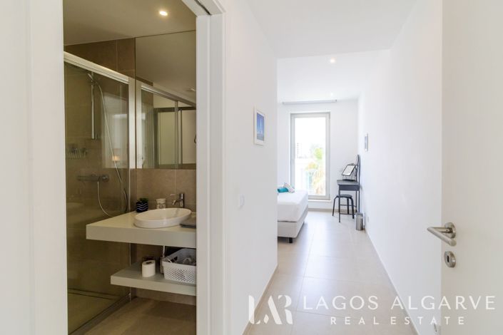 Image No.29-3 Bed Townhouse for sale