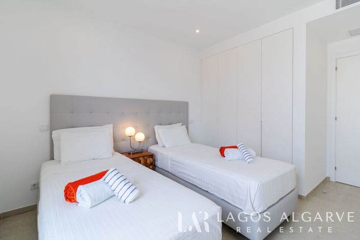 Image No.38-3 Bed Townhouse for sale
