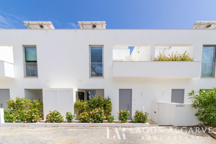 Image No.45-3 Bed Townhouse for sale