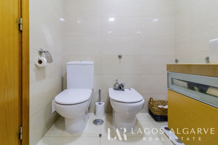 Image No.18-3 Bed Apartment for sale
