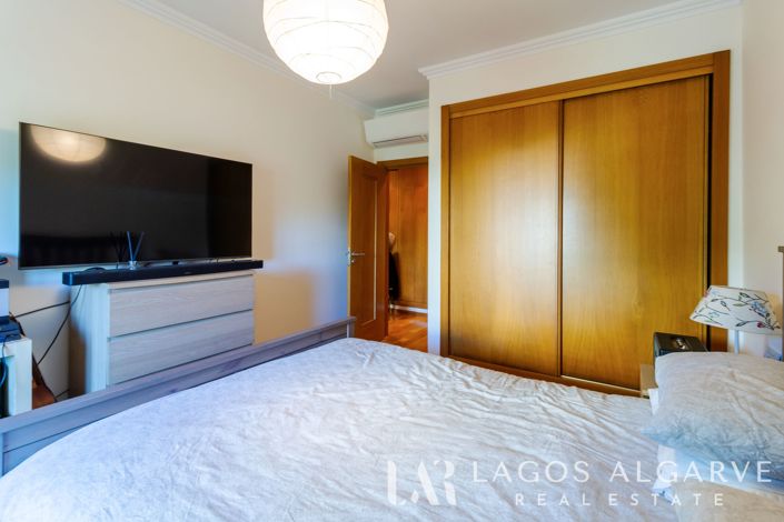 Image No.20-3 Bed Apartment for sale