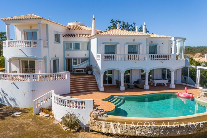 Image No.2-4 Bed Villa for sale