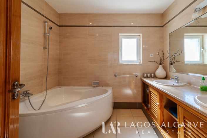Image No.49-4 Bed Villa for sale