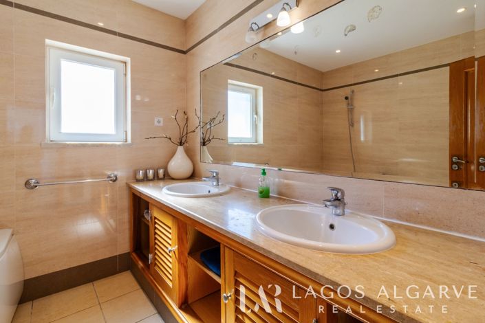 Image No.50-4 Bed Villa for sale
