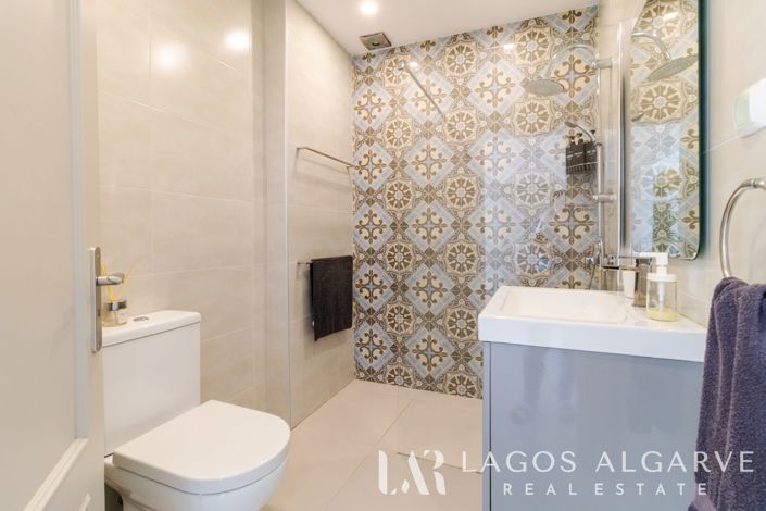 Image No.22-2 Bed Apartment for sale