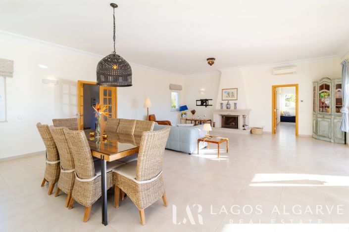 Image No.10-4 Bed Villa for sale