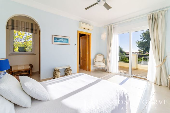 Image No.29-4 Bed Villa for sale
