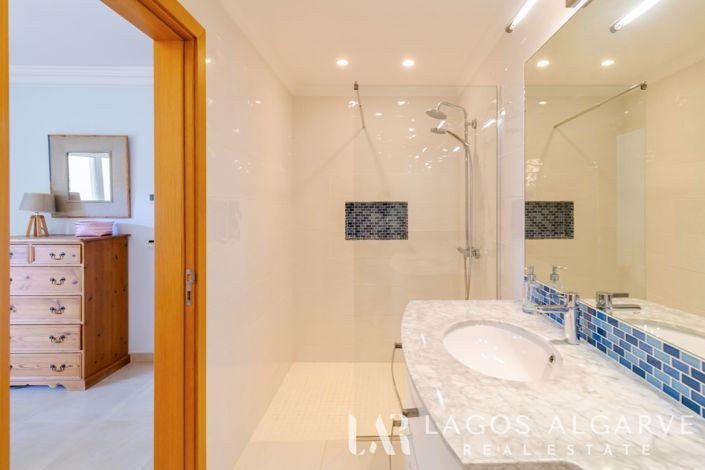 Image No.38-4 Bed Villa for sale