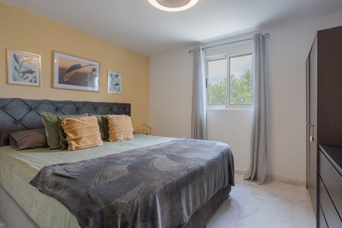 Image No.22-5 Bed Property for sale