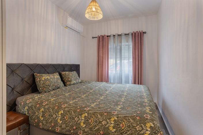 Image No.7-5 Bed Property for sale