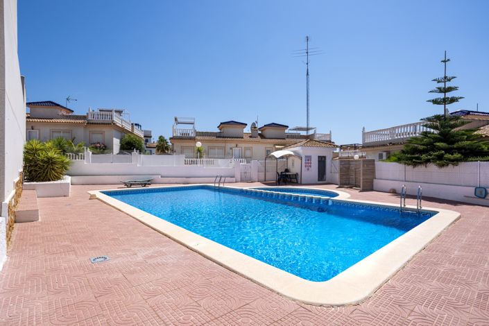 Image No.1-3 Bed Quad for sale