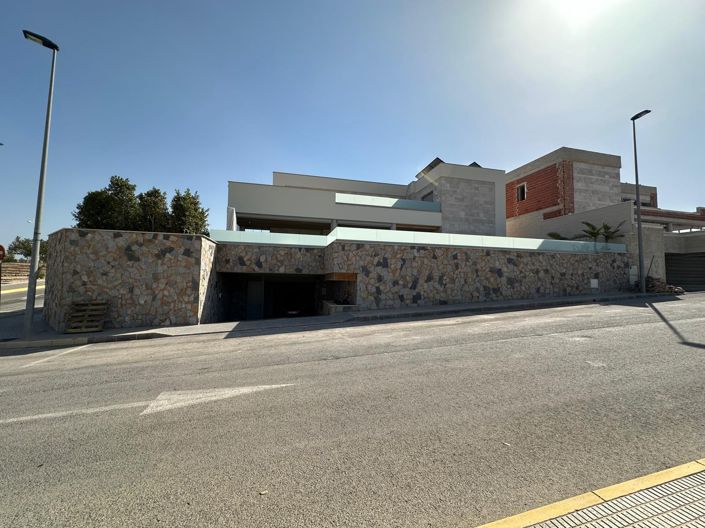 Image No.40-4 Bed Villa for sale