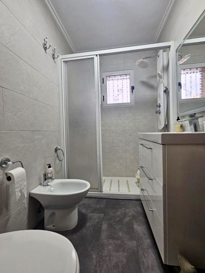 Image No.15-6 Bed Townhouse for sale