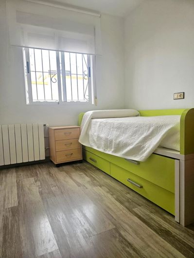 Image No.16-6 Bed Townhouse for sale