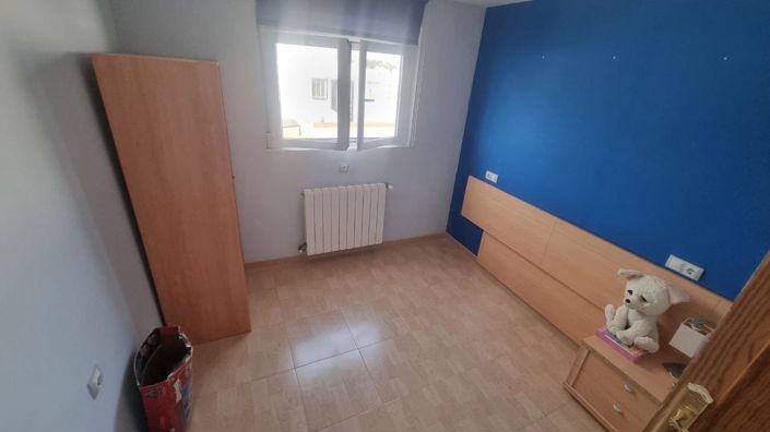 Image No.17-6 Bed Townhouse for sale