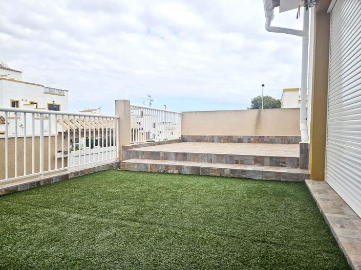 Image No.24-6 Bed Townhouse for sale