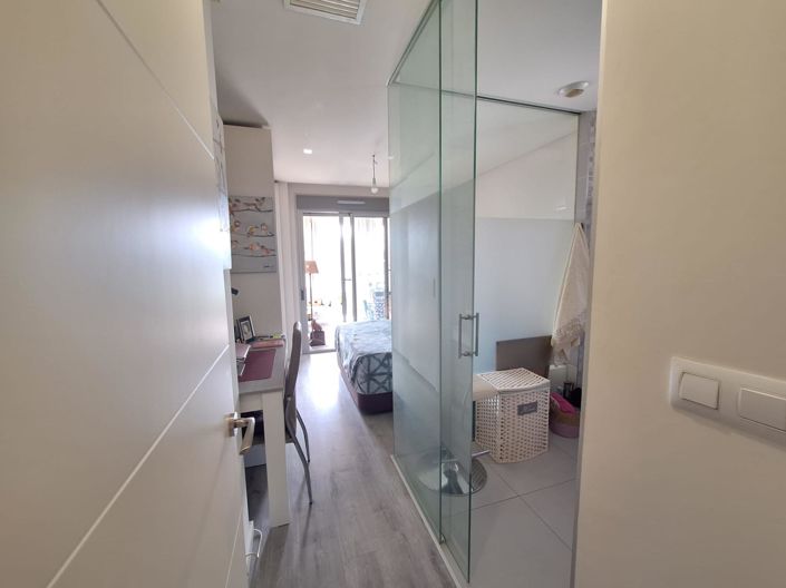 Image No.17-3 Bed Property for sale