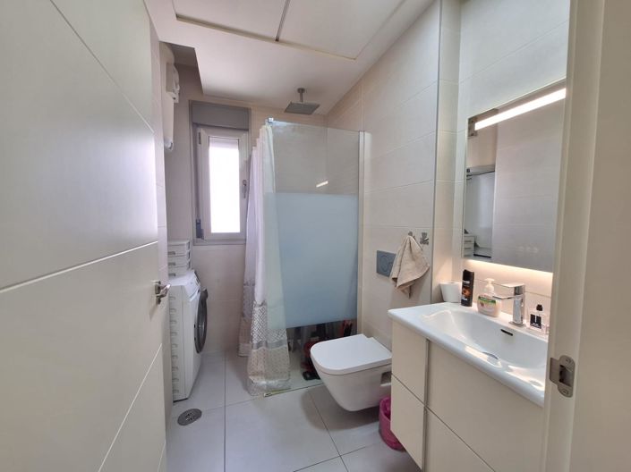 Image No.20-3 Bed Property for sale