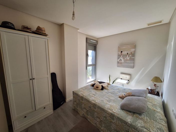 Image No.28-3 Bed Property for sale