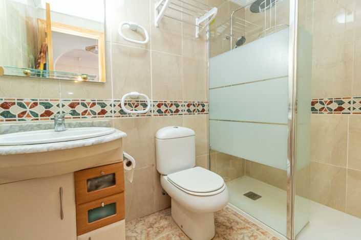 Image No.16-2 Bed Property for sale