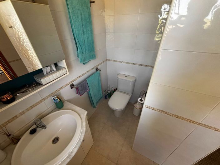 Image No.18-4 Bed Property for sale