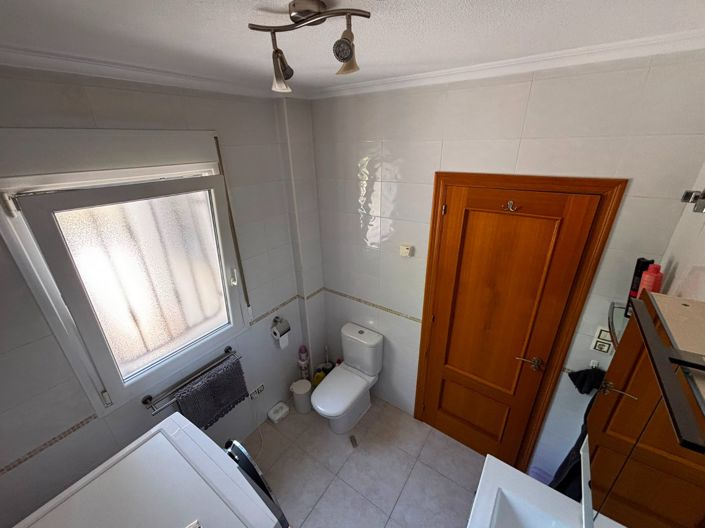 Image No.19-4 Bed Property for sale