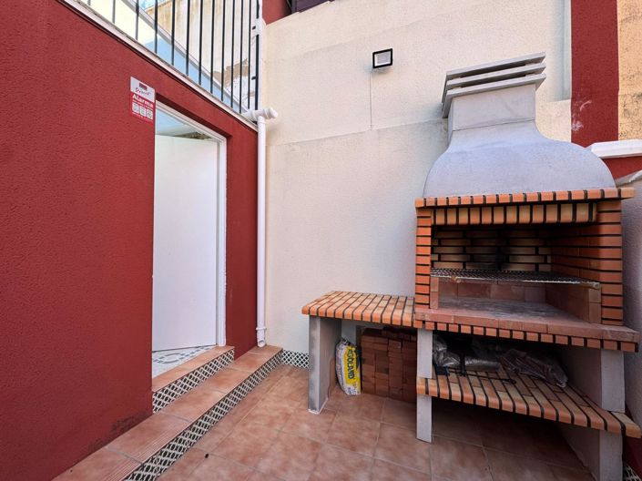 Image No.10-3 Bed Townhouse for sale