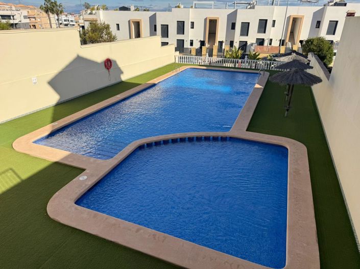 Image No.3-3 Bed Townhouse for sale
