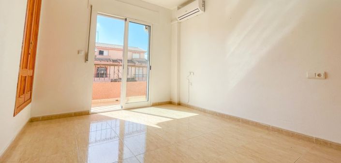 Image No.13-4 Bed Property for sale