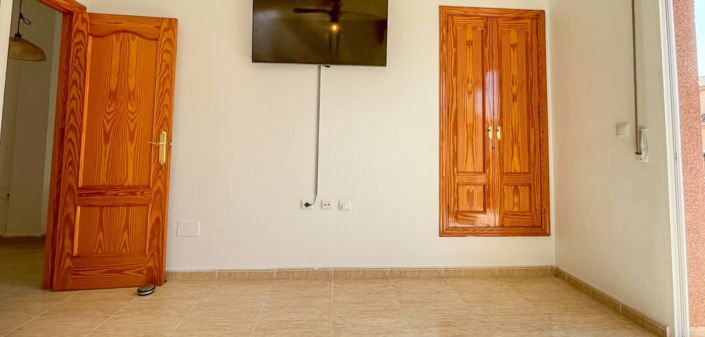 Image No.15-4 Bed Property for sale