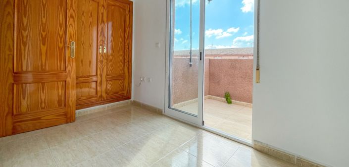 Image No.24-4 Bed Property for sale