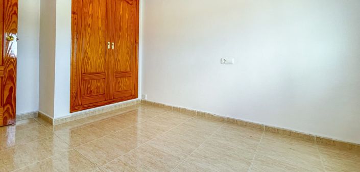 Image No.30-4 Bed Property for sale