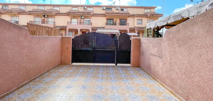 Image No.32-4 Bed Property for sale