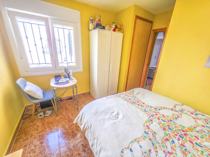 Image No.10-2 Bed Property for sale