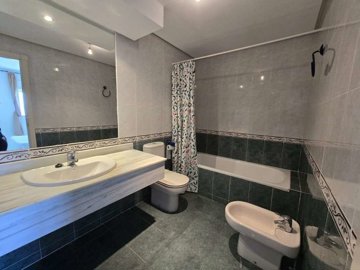 20f21f4d-cfeb-444c-a8d3-2dfcaf18ce3clg