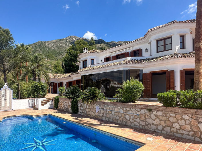 Image No.1-5 Bed Villa for sale